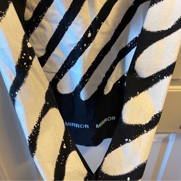 Off white spray paint logo long sleeve tee men’s size medium - Picture 9 of 10